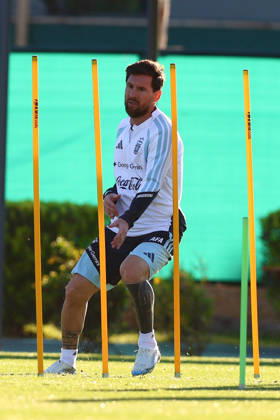 Argentina Training Session Argentina s Lionel Messi attends a training session at the Argentine Football Association (AFA) training complex in Ezeiza, on the outskirts of Buenos Aires, Argentina, on October 5, 2026, ahead of his final appearance for the national team, Nationalteam in a friendly against Benin. Buenos Aires Argentina Copyright: xMatiasxBagliettox originalFilename:baglietto-notitle261005_npqI8