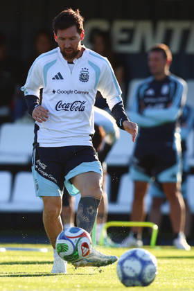 Argentina Training Session Argentina s Lionel Messi attends a training session at the Argentine Football Association (AFA) training complex in Ezeiza, on the outskirts of Buenos Aires, Argentina, on October 5, 2026, ahead of his final appearance for the national team, Nationalteam in a friendly against Benin. Buenos Aires Argentina Copyright: xMatiasxBagliettox originalFilename:baglietto-notitle261005_npYCS