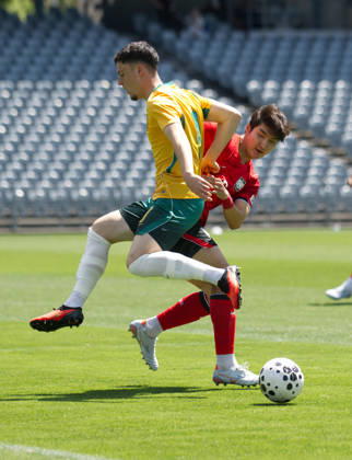 October 6, 2026, Gosford, Australia: Medin Merneti (front) of Australia football team and Kwon Gimin (back) of Korea Republic football team seen in action during the U23 International Friendlies match between Australia and Korea Republic held at polytec Stadium. Final score; Australia 2:2 Korea Republic. Australia Vs Korea Republic In Gosford - 06 Oct 2026 - ZUMAs197 20261006_aaa_s197_017 Copyright: xLuisxVeniegrax