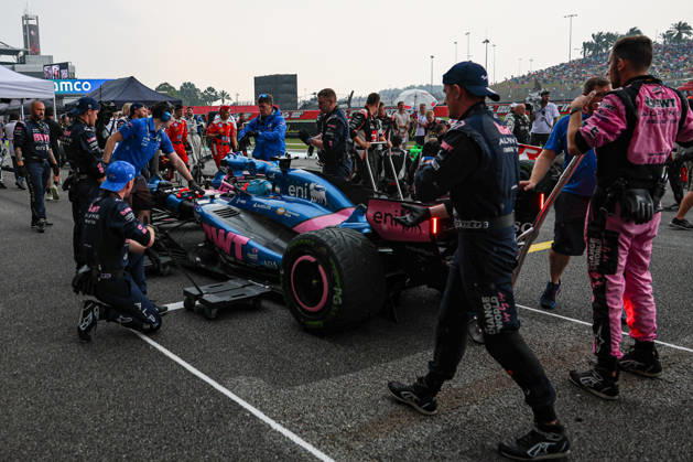 SEPANG, SGR - OCTOBER 04: Pierre Gasly of France and BWT Alpine F1 Team arrive on the grid before the start of the Formula 1 Gulf Air Bahrain Grand Prix on October 04, 2026 held at Sepang International Circuit in Sepang, Malaysia. (Photo by Hazrin Yeob Men Shah Icon Sportswire) AUTO: OCT 04 F1 Bahrain Grand Prix in Malaysia EDITORIAL USE ONLY Icon3782610043129
