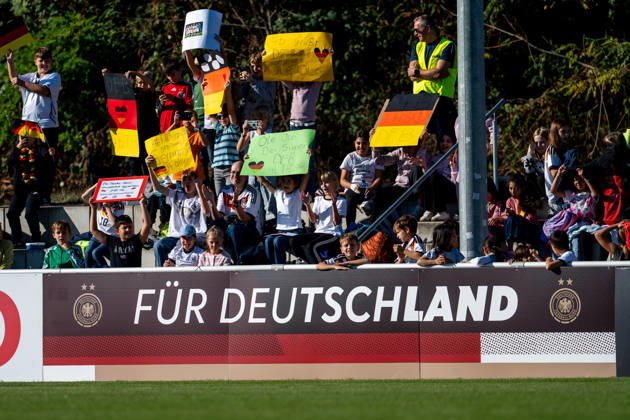 October 6, 2026, GER, Soccer, Women, Practice, DFB German National Team: Marie Müller (Germany), Melissa Kössler (Germany); in the background, fans—schoolchildren from the Baden Soccer Association—in the stands with flags and posters; Heidelberg ASV Eppelheim, Baden-Württemberg, Germany Copyright: xNordphoto Memmlerx