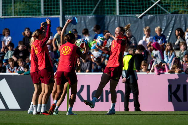 October 6, 2026, GER, Soccer, Women, Practice, DFB German National Team, Lea Schüller, Germany and the team during warm-ups in Heidelberg, ASV Eppelheim, Baden-Württemberg, Germany Copyright: xNordphoto Memmlerx