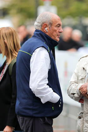 The Start Of The Tre Valli Varesine Women s Race 2026 In Busto Arsizio (VA) Renzo Oldani, president of the Alfredo Binda Society, is at the start of the Tre Valli Varesine Women s race in Busto Arsizio, Italy, on October 6, 2026. Busto Arsizio Italy  Copyright: xRobertaxCorradinx originalFilename:corradin-notitle261006_npscT.jpg