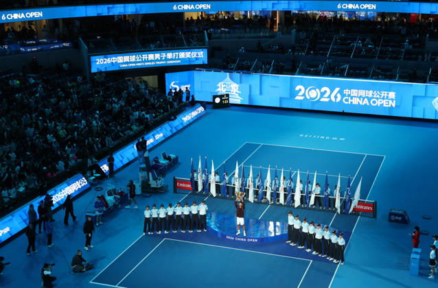 (261006) -- BEIJING, Oct. 6, 2026 -- Winner Novak Djokovic of Serbia holds up the champion trophy during the awarding ceremony for the men s singles final at 2026 China Open tennis tournament in Beijing, China, Oct. 6, 2026. ) (SP)CHINA-BEIJING-TENNIS-CHINA OPEN-MEN S SINGLES-AWARDING CEREMONY(CN) ZhangxChenlin