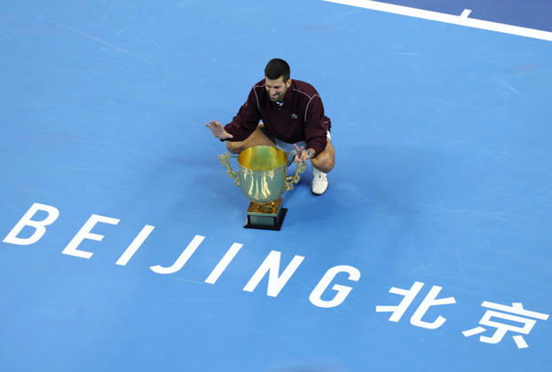 (261006) -- BEIJING, Oct. 6, 2026 -- Winner Novak Djokovic of Serbia gestures during the awarding ceremony for the men s singles final at 2026 China Open tennis tournament in Beijing, China, Oct. 6, 2026. ) (SP)CHINA-BEIJING-TENNIS-CHINA OPEN-MEN S SINGLES-AWARDING CEREMONY(CN) ZhangxChenlin