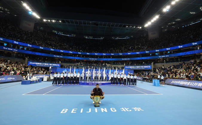 (261006) -- BEIJING, Oct. 6, 2026 -- Novak Djokovic of Serbia gestures during the awarding ceremony for the men s singles final at 2026 China Open tennis tournament in Beijing, China, Oct. 6, 2026. ) (SP)CHINA-BEIJING-TENNIS-CHINA OPEN-MEN S SINGLES-AWARDING CEREMONY(CN) BaixXuefei