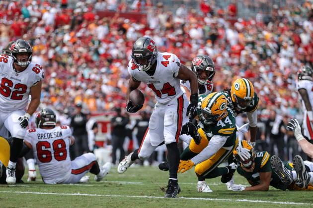 Oct 4, 2026; Tampa, FL, USA; Tampa Bay Buccaneers running back Sean Tucker (44) runs the ball for a touchdown during the NFL, American Football Herren, USA game between the Green Bay Packers and Tampa Bay Buccaneers at Raymond James Stadium. Mandatory Credit: Taylor McFee-Cal Media Tampa USA - ZUMAc04_ 20261004_zma_c04_665 Copyright: xTaylorxMcfeex