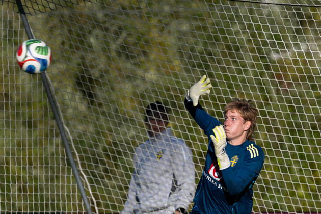 October 6, 2026: Goalkeeper Moa Edrud of the Swedish women’s national soccer team during a training session on October 6, 2026 in Stockholm. Photo by Emma Wallskog, BILDBYRAN, code EW EW0714: soccer, football, fotball, World Cup qualifiers, FIFA Women’s World Cup qualifier, training, Sweden, women’s soccer, BBENG Copyright: EMMAxWALLSKOG BB261006EW037