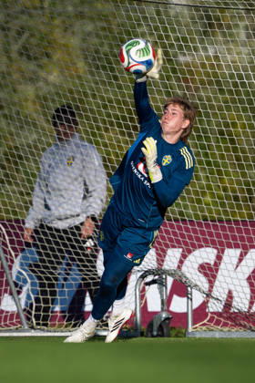 October 6, 2026: Goalkeeper Moa Edrud of the Swedish women’s national soccer team during a training session on October 6, 2026 in Stockholm. Photo by Emma Wallskog, BILDBYRAN, code EW EW0714: soccer, football, fotball, World Cup qualifiers, FIFA Women’s World Cup qualifier, training, Sweden, women’s soccer, BBENG Copyright: EMMAxWALLSKOG BB261006EW038