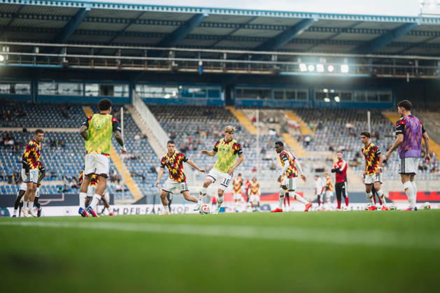 U-21 European Championship Qualifier: Germany vs. Georgia, October 6, 2026; Germany warms up, with Aljoscha Kemlein in possession; Germany, 16; Soccer; U-21 European Championship Qualifier; Matchday 10: Germany vs. Georgia on October 6, 2026; Bielefeld DFB REGULATIONS PROHIBIT ANY USE OF PHOTOGRAPHS AS IMAGE SEQUENCES AND OR QUASI-VIDEO Copyright: xBEAUTIFULxSPORTS Tonhäuserx