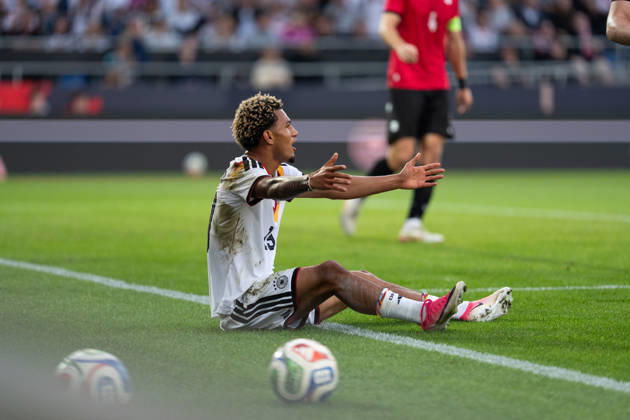 October 6, 2026, GER, Germany U21 vs. Georgia U21 Paris Brunner, Germany U21, No. 19, is sitting on the ground, complaining, and asking for a penalty kick Bielefeld SchücoArena, Bielefeld, Germany Copyright: xnordphotoxGmbHx xChristianxSchulzex