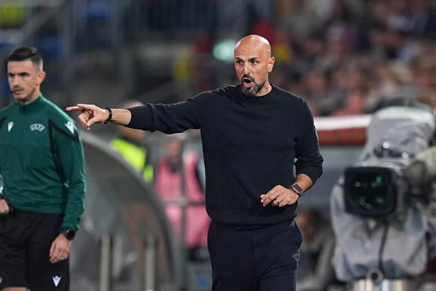 October 6, 2026, xydrx, Men s, Soccer, International Match, U21, European Championship Qualifiers, Germany vs. Georgia, 2026–2027 Season, Schüco Arena: Antonio DI Salvo, head coach of the GER U21 team, gives instructions while gesturing. DFB regulations prohibit any use of photographs as image sequences and or quasi-video. Copyright: HMBxMedia YannisxDreimann
