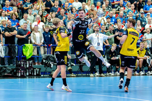 Solingen, October 6, 2026, Handball, Men s, EHF, European League, Group Stage, Matchday 2, 2026–2027, Bergischer HC vs. IK Sävehof, Janik Schrader (Bergischer HC) scored 23 goals against Peter Johannesson (IK Sävehof), who scored 12