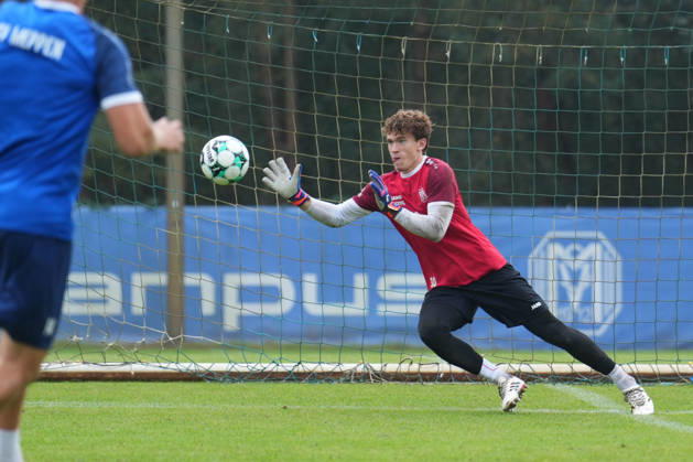 German Soccer, Training Session, 3rd Division, 2026–2027 Season, NVB Campus, SV Meppen, Tuesday, October 6, 2026, Morning Training: Timo Schmitz (SV Meppen) saves a shot in the 30th minute Copyright: xLennxLübbersx