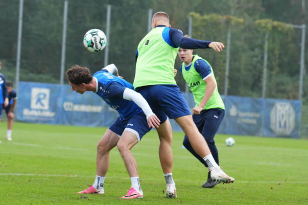 German Soccer, Training Session, 3rd Division, 2026–2027 Season, NVB Campus, SV Meppen, Tuesday, October 6, 2026, morning practice: Jannic Ehlers (SV Meppen, No. 17) goes head-to-head with Tobias Mißner (SV Meppen, No. 3) Copyright: xLennxLübbersx