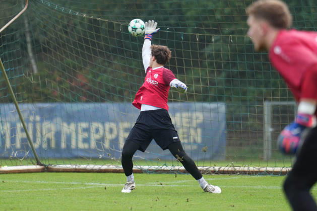 German Soccer, Training Session, 3rd Division, 2026–2027 Season, NVB Campus, SV Meppen, Tuesday, October 6, 2026, Morning Training: Timo Schmitz (SV Meppen, 30) Fails to Block the Shot Copyright: xLennxLübbersx