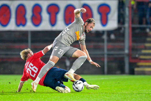 v li Andy Breuer Unterhaching, 26 Lucas Hermes Regensburg, 27 in a one-on-one, duel, tackle, dynamic, action, October 6, 2026, Unterhaching, Germany, soccer, BFV Association Cup, quarterfinals, SpVgg Unterhaching vs. SSV Jahn Regensburg xslx