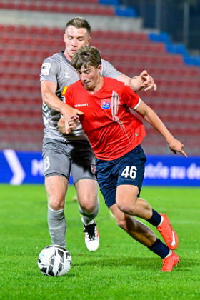 v li Erik Majetschak Regensburg, 13 Marinus Spann Unterhaching, 46 in a one-on-one, duel, tackle, dynamic, action, October 6, 2026, Unterhaching, Germany, soccer, BFV Association Cup, quarterfinals, SpVgg Unterhaching vs. SSV Jahn Regensburg xslx