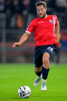 Moritz Mueller, Unterhaching, 24 with the ball, isolated shot, single frame, action, 10 06 2026, Unterhaching, Germany, soccer, BFV Association Cup, quarterfinals, SpVgg Unterhaching vs. SSV Jahn Regensburg xslx