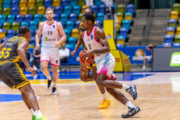 FRANKFURT AM MAIN, GERMANY - OCTOBER 6: William Christmas (Skyliners Frankfurt, 8) with ball during the BKT EuroCup 2026 27, match between Frankfurt Skyliners vs. BC Siauliai at Suewag Energie Arena on October 6, 2026 in Frankfurt am Main, Germany. Hessen Germany Copyright: xBEAUTIFULxSPORTS Freudensteinx