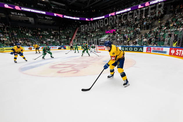 October 6, 2026: Adam Tambellini of Davos during the CHL game between Rögle and Davos on October 6, 2026 in Ängelholm. Photo by Niclas Jönsson, BILDBYRAN COP 273 NO0449. ice hockey, CHL, Champions Hockey League, Rögle, Davos, Rögle BBENG, ice hockey, CHL, Champions Hockey League, Rögle, Davos, Rögle BBENG Copyright: NICLASxJÖNSSON BB261006NO041