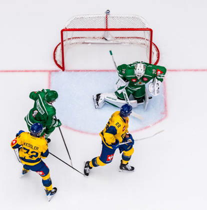 October 6, 2026: Tino Kessler of Davos, Nathaniel Clurman of Rögle, Brendan Lemieux of Davos, and goaltender Calle Clang of Rögle during the CHL game between Rögle and Davos on October 6, 2026 in Ängelholm. Photo by Niclas Jönsson, BILDBYRAN COP 273 NO0449. ice hockey, CHL, Champions Hockey League, Rögle, Davos, Rögle BBENG, ice hockey, CHL, Champions Hockey League, Rögle, Davos, Rögle BBENG Copyright: NICLASxJÖNSSON BB261006NO048
