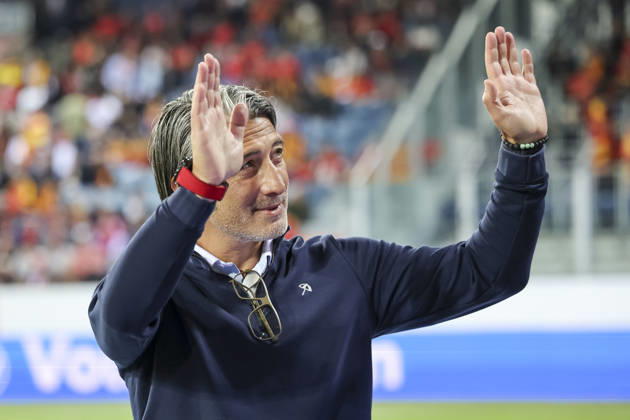 Murat Yakin, Switzerland, coach addressing the fans before kickoff, Switzerland, UEFA, Nations League, Matchday 4, Switzerland vs. North Macedonia, October 6, 2026, Swissporarena, Lucerne, Switzerland Copyright: xGrantxHubbsx