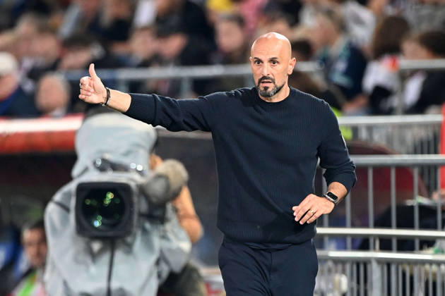 German national team coach Antonio DI SALVO gives instructions to his players; gestures, soccer international match, U21, European Championship qualifiers, Germany vs. Georgia 2–0 on October 6, 2026, Schüco Arena, Bielefeld, Â