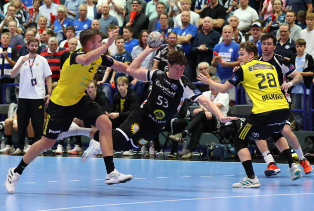 From left: Birgir Steinn Jonsson, IK Saevehof 08; Søren Steinhaus, Bergischer HC 53; Janne Delkvist IK Saevehof 28 GER, Bergischer HC06 vs. IK Saevehof, Handball, EHF Europa League 2026–27, Matchday 2, 2026–2027 Season, October 6, 2026 GER, Bergischer HC 06 vs. IK Saevehof, Handball, EHF Europa League 2026–27, Matchday 2, 2026–2027 season, October 6, 2026 Solingen Mitte Copyright: xEibner-Pressefoto ThomasxStoeckerx EP_TSR