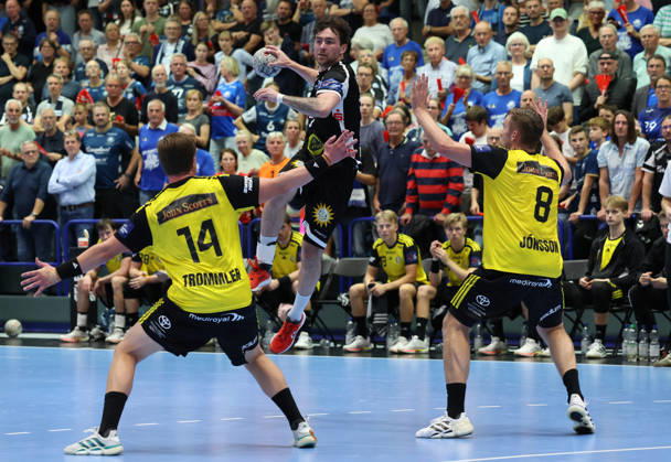 From left: Tobias Trommler (IK Saevehof 14), Tim Hilding (Bergischer HC 17), Birgir Steinn Jonsson (IK Saevehof 08 GER), Bergischer HC 06 vs. IK Saevehof, Handball, EHF Europa League 2026–27, Matchday 2, 2026–2027 season, October 6, 2026 GER, Bergischer HC06 vs. IK Saevehof, Handball, EHF Europa League 2026–27, Matchday 2, 2026–2027 season, October 6, 2026 Solingen Mitte Copyright: xEibner-Pressefoto ThomasxStoeckerx EP_TSR