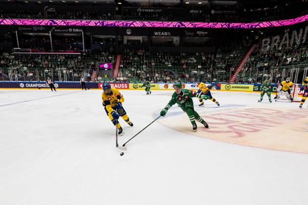 October 6, 2026: Niklas Aebli of Davos and Tinus Luc Koblar of Rögle during the CHL game between Rögle and Davos on October 6, 2026 in Ängelholm. Photo by Niclas Jönsson, BILDBYRAN COP 273 NO0449 ice hockey CHL Champions Hockey League Rögle Davos Rögle BBENG ice hockey CHL Champions Hockey League Rögle Davos Rögle BBENG  Copyright: NICLASxJÖNSSON BB261006NO051