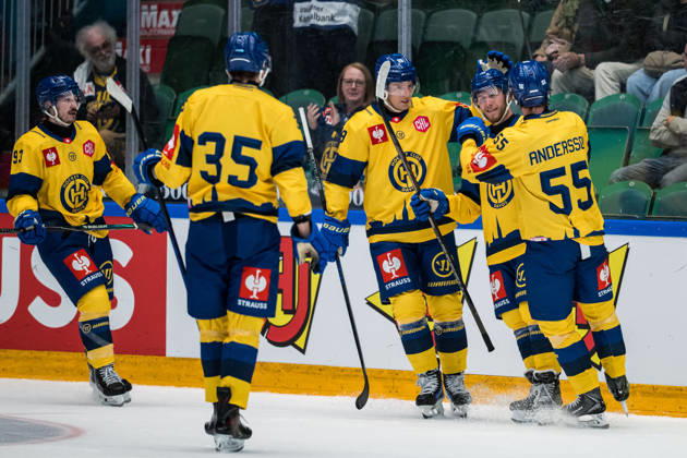 October 6, 2026: Adam Tambellini and Enzo Corvi of Davos celebrate after scoring the 3-1 goal during the CHL game between Rögle and Davos on October 6, 2026 in Ängelholm. Photo by Niclas Jönsson, BILDBYRAN COP 273 NO0449. ice hockey, CHL, Champions Hockey League, Rögle, Davos, Rögle BBeng, cheering, celebrates Copyright: NICLASxJÖNSSON BB261006NO058