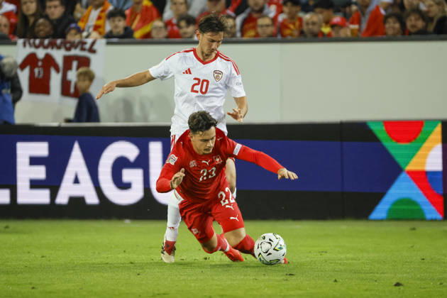 Fabian Rieder of Switzerland, 22, and Dimitar Mitrovski of North Macedonia, 20, in a one-on-one battle; Switzerland, UEFA, Nations League, Matchday 4, Switzerland vs. North Macedonia, October 6, 2026, Swissporarena, Lucerne, Switzerland Copyright: xGrantxHubbsx