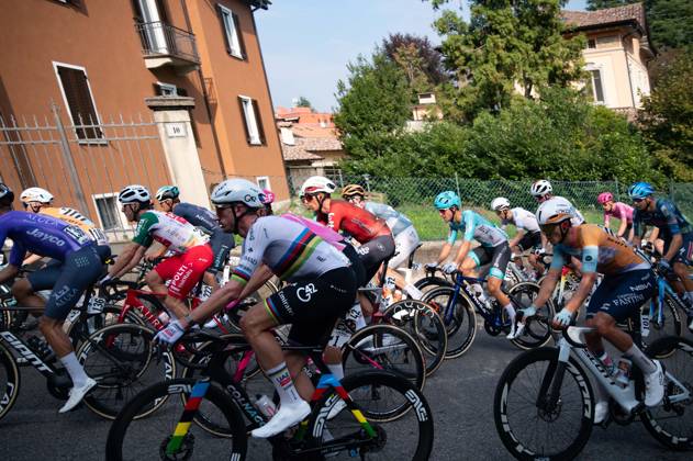 IPA89375179 - Brandon Mcnulty of UAE TEAM EMIRATES XRG in the middle of the peloton during the 2026 Tre Valli Varesine in Varese, Italy, on October 6, 2026  Copyright: xSilviaxColombo IPAxSportx xx IPA89375179