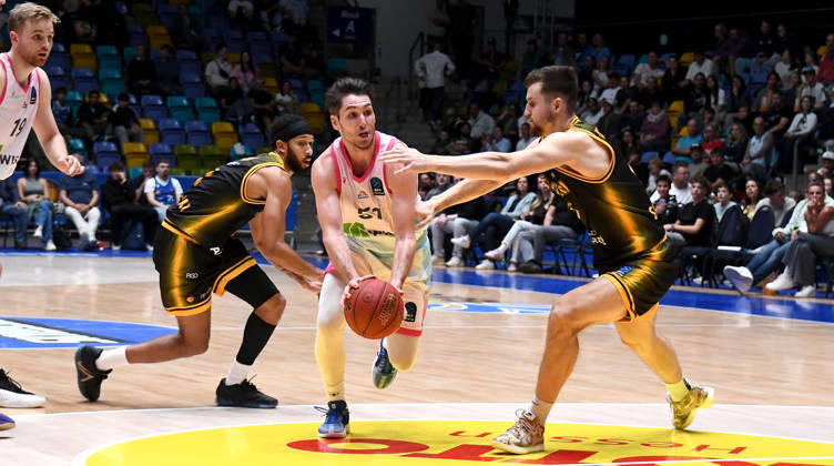 October 6, 2026, xokbx, Basketball BKT Europe Cup, Skyliners Frankfurt vs. Siauliai Basketball, Ryan Arcidiacono (Fraport Skyliners Frankfurt), Simas Jarumbauskas (Siauliai Basketball), Head-to-Head, Frankfurt Showdown