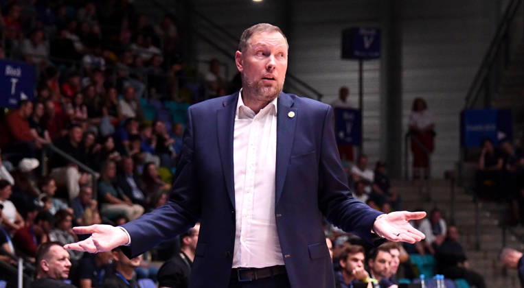 October 6, 2026, xokbx, Basketball BKT Europe Cup, Skyliners Frankfurt vs. Siauliai Basketball, Darius Songaila, Head Coach, Siauliai Basketball, Facial Expressions, Gestures, Emotion, Frankfurt