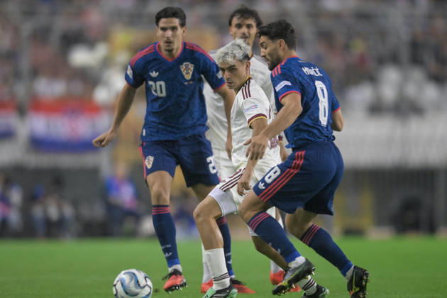 Croatia v Spain - UEFA Nations League 2026 27 Group A3 MD4 Pedri of Spain in action against Mateo Kovacic of Croatia during the UEFA Nations League 2026 27 group phase match between Croatia and Spain at Stadion Poljud on October 6, 2026 in Split, Croatia.  IgorxSoban PIXSELL
