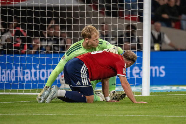 October 6, 2026, xdaymx, UEFA Nations League, England vs. Czech Republic: Lukas Hornicek of the Czech Republic was beaten by his own teammate, Vladimir Coufal of the Czech Republic, who scored an own goal in London