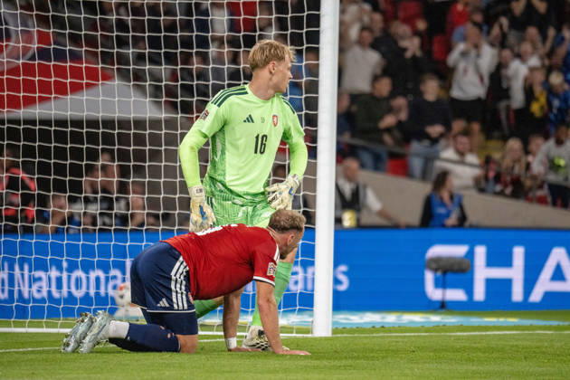 October 6, 2026, xdaymx, UEFA Nations League, England vs. Czech Republic: Lukas Hornicek of the Czech Republic was beaten by his own teammate, Vladimir Coufal of the Czech Republic, who scored an own goal in London