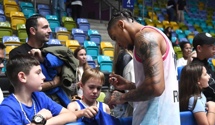 October 6, 2026, xokbx, Basketball BKT Europe Cup, Skyliners Frankfurt vs. Siauliai Basketball, Judah Mintz, Fraport Skyliners Frankfurt, facial expressions, gestures, emotion, celebration, cheering the victory with the fans, signing autographs, Frankfurt