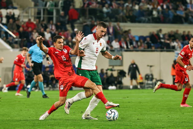 October 6, 2026, LUX, Soccer, Men s, Nations League, Matchday 4, Luxembourg vs. Bulgaria; Omar Natami (Luxembourg), 15, with a toe-poke past Andrian Kraev (Bulgaria), 08, in possession; Luxembourg, Stade de Luxembourg, Gasperich, Luxembourg Copyright: xNordphoto Schwarzx