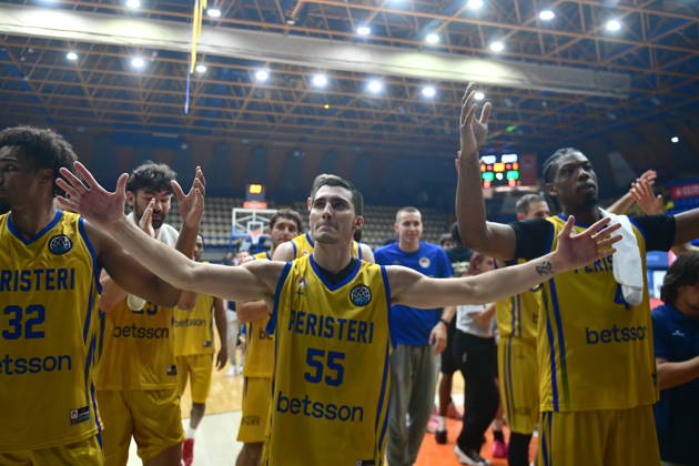 FIBA Basketball Champions League, Peristeri Betsson vs BMA365 Bamberg Baskets - Players of Peristeri Betsson celebrate their victory at the end of the FIBA Basketball Champions League regular season basketball match between Peristeri Betsson vs BMA365 Bamberg Baskets in Athens, Greece, 6 October 2026. IMAGO ONE INCH PRODUCTIONS ATHENS Greece Copyright: xOnexInchxProductionsx 7111462