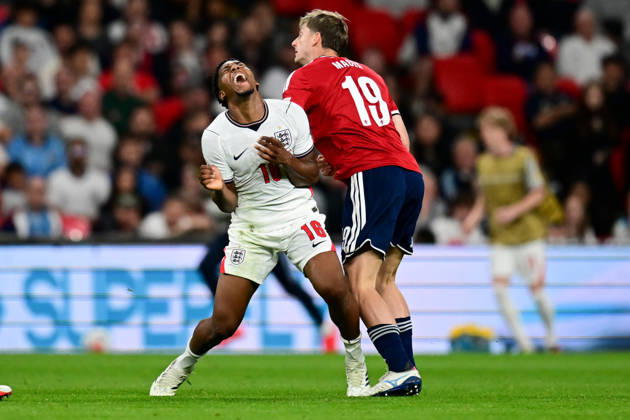 England v Czechia, UEFA Nations League Czechia midfielder Roman Macek (19) fouls England midfielder Myles Lewis-Skelly (16) during the UEFA Nations League match between England and Czechia at Wembley Stadium, London, UK on 6 October 2026. London Wembley Stadium Greater London UK Editorial use only , Copyright: xDennisxGoodwinx PSI-24957-0049
