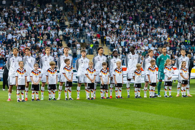 The Germany U21 players during the national anthem GER, Germany GER vs. Georgia GEO, soccer, UEFA U21 European Championship Qualifiers, Group F, Matchday 13, 2026–2027 season, October 6, 2026 GER, Germany GER vs. Georgia GEO, soccer, UEFA U-21 European Championship Qualifiers, Group F, Matchday 13, 2026–2027 season, October 6, 2026, Bielefeld Copyright: xEibner-Pressefoto JanxRollingerx EP_JSK
