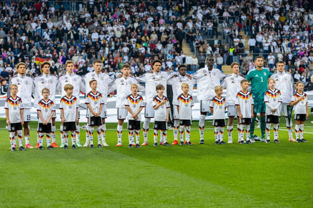 The Germany U21 players during the national anthem GER, Germany GER vs. Georgia GEO, soccer, UEFA U21 European Championship Qualifiers, Group F, Matchday 13, 2026–2027 season, October 6, 2026 GER, Germany GER vs. Georgia GEO, soccer, UEFA U-21 European Championship Qualifiers, Group F, Matchday 13, 2026–2027 season, October 6, 2026, Bielefeld Copyright: xEibner-Pressefoto JanxRollingerx EP_JSK