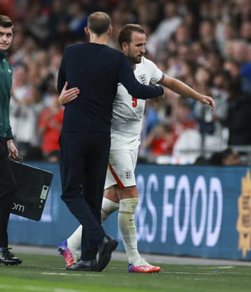 England v Czech Republic, UEFA Nations League, League A - Group 3 London, UK: England v Czech Republic, UEFA Nations League, League A - Group 3, Wembley Stadium. 6 October 2026 Photograph by Marc Aspland for The Times & The Sunday Times Harry Kane of England is substituted by Thomas Tuchel Manager of England  Copyright: xMarcxAsplandx NINTCHDBPICT001113855227