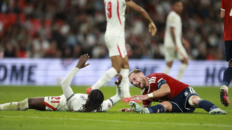 England v Czech Republic, UEFA Nations League, League A - Group 3 London, UK: England v Czech Republic, UEFA Nations League, League A - Group 3, Wembley Stadium. 6 October 2026 Photograph by Marc Aspland for The Times & The Sunday Times Vladimír Coufal Of Czech Republic and Eberechi Eze of England  Copyright: xMarcxAsplandx NINTCHDBPICT001113855240