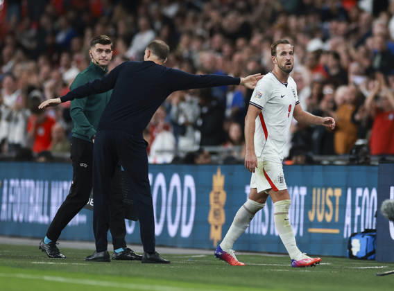 England v Czech Republic, UEFA Nations League, League A - Group 3 London, UK: England v Czech Republic, UEFA Nations League, League A - Group 3, Wembley Stadium. 6 October 2026 Photograph by Marc Aspland for The Times & The Sunday Times Harry Kane of England is substituted by Thomas Tuchel Manager of England  Copyright: xMarcxAsplandx NINTCHDBPICT001113855265