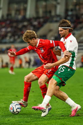 October 6, 2026, LUX, Soccer, Men s, Nations League, Matchday 4, Luxembourg vs. Bulgaria Florian Bohnert (Luxembourg), No. 4, in a tackle with Hristiyan Petrov (Bulgaria), No. 15 Luxembourg Stade de Luxembourg Gasperich Luxembourg Copyright: xNordphoto Schwarzx