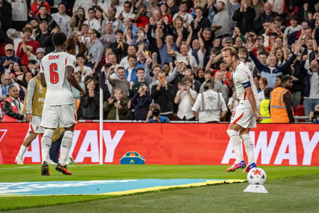 October 6, 2026, xdaymx, UEFA Nations League, England vs. Czech Republic, pre-match: Marc Guhi; England celebrates with Harry Kane, who scores the 3-0 goal with a header. In the background, celebrating fans in London.